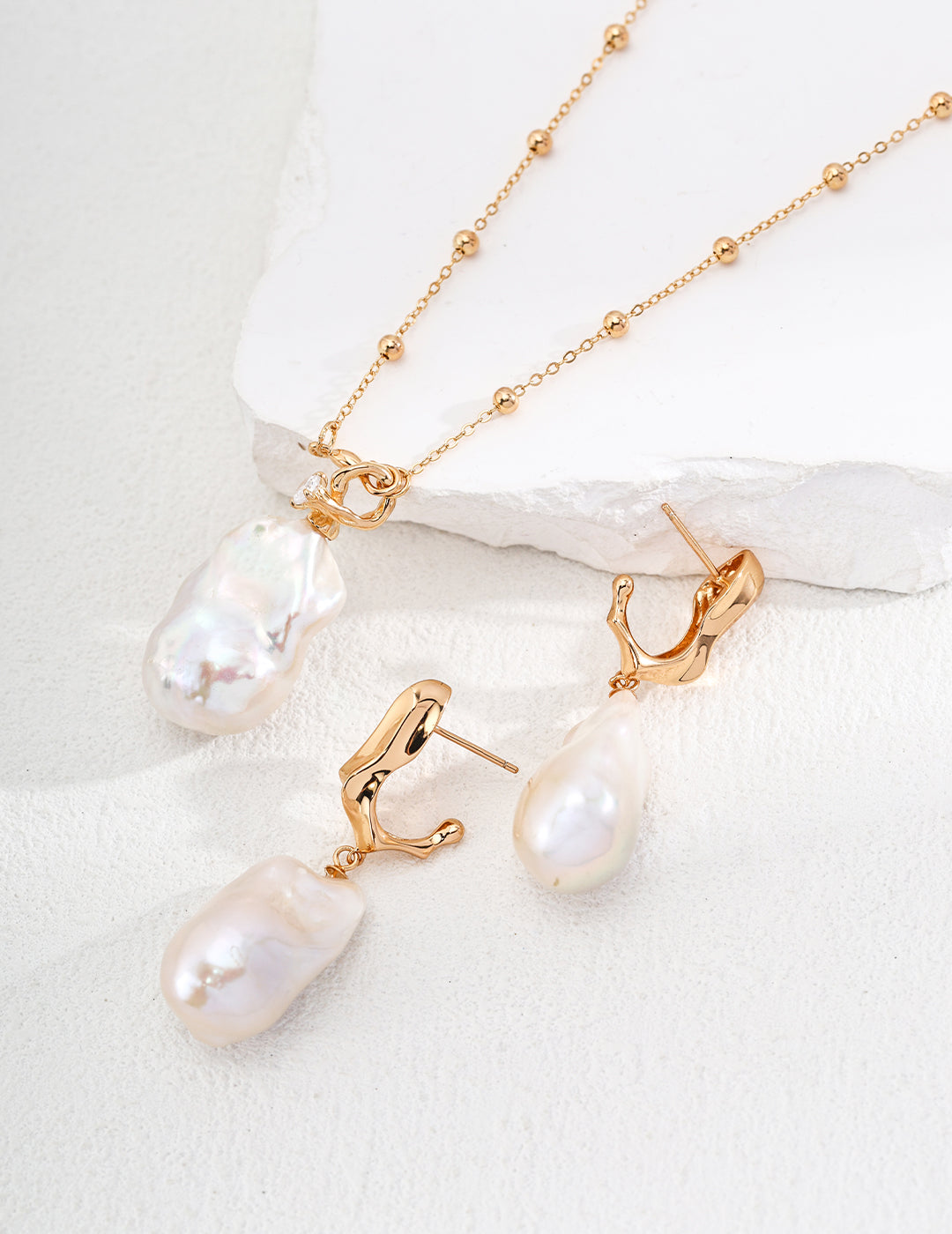 Evelyn Baroque Pearl Long Necklace