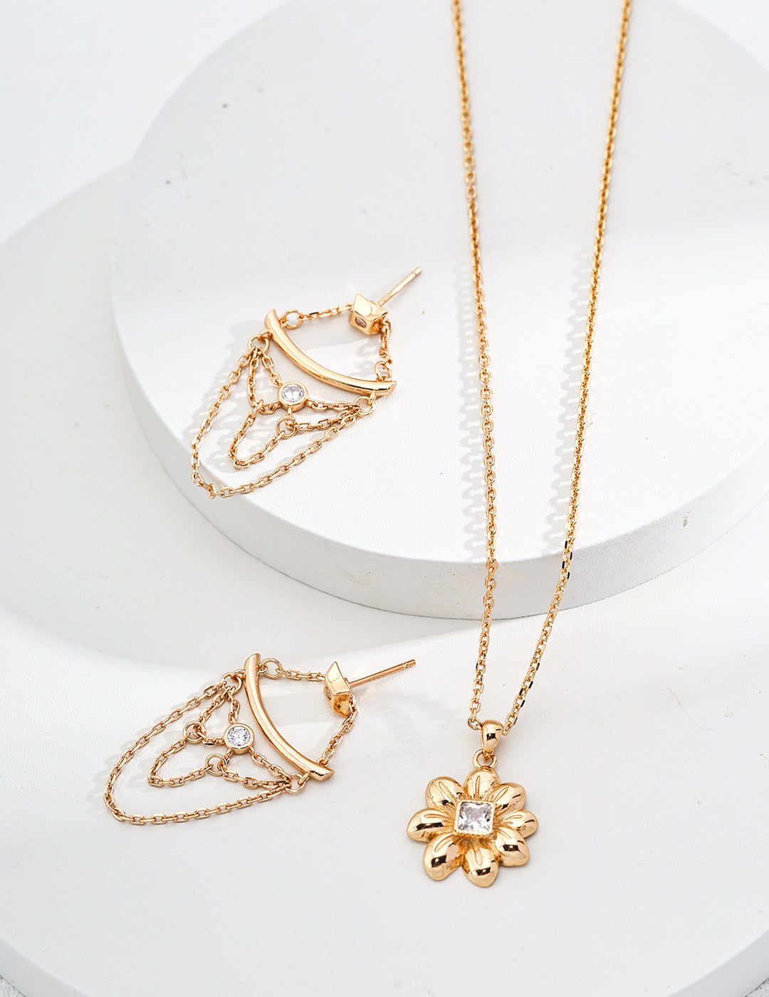 Lila 18K Gold Flower Necklace